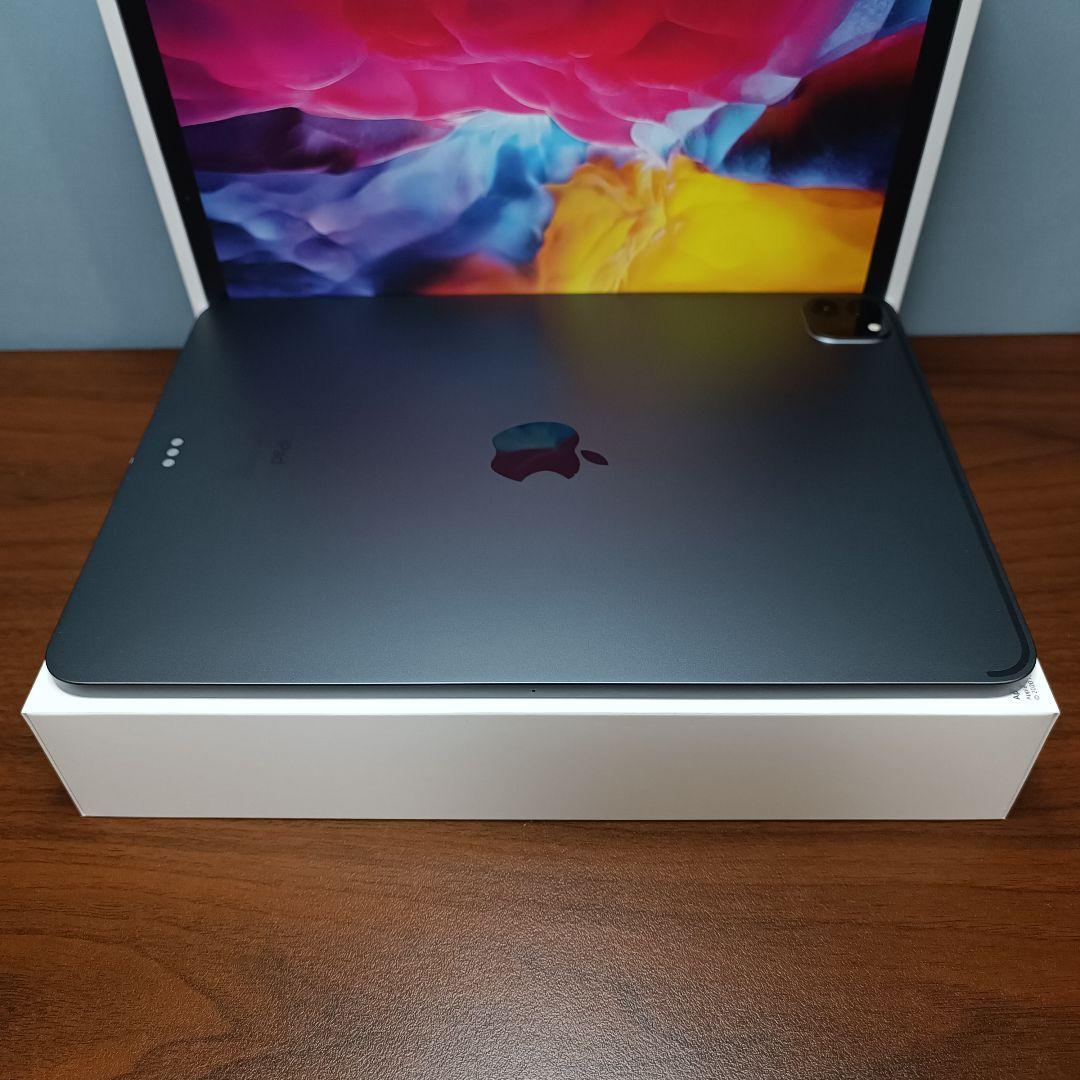 (美品) iPad Pro 11 第2世代 128GB キーボード付き