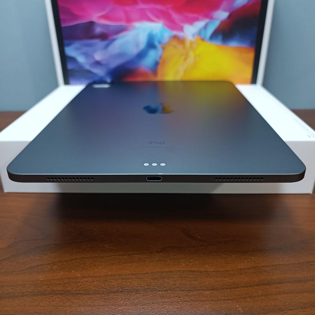 (美品) iPad Pro 11 第2世代 128GB キーボード付き