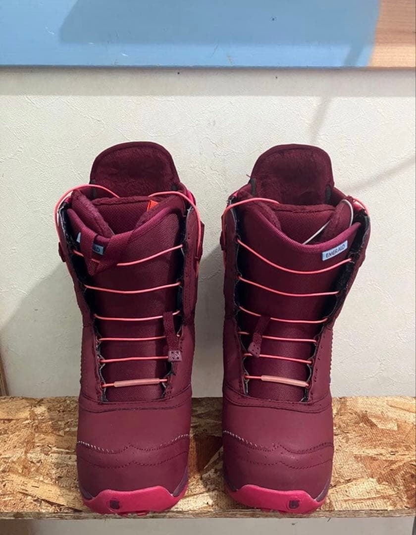 女性用最強オールラウンドブー \" ! BURTON EMERALD 24.0cm