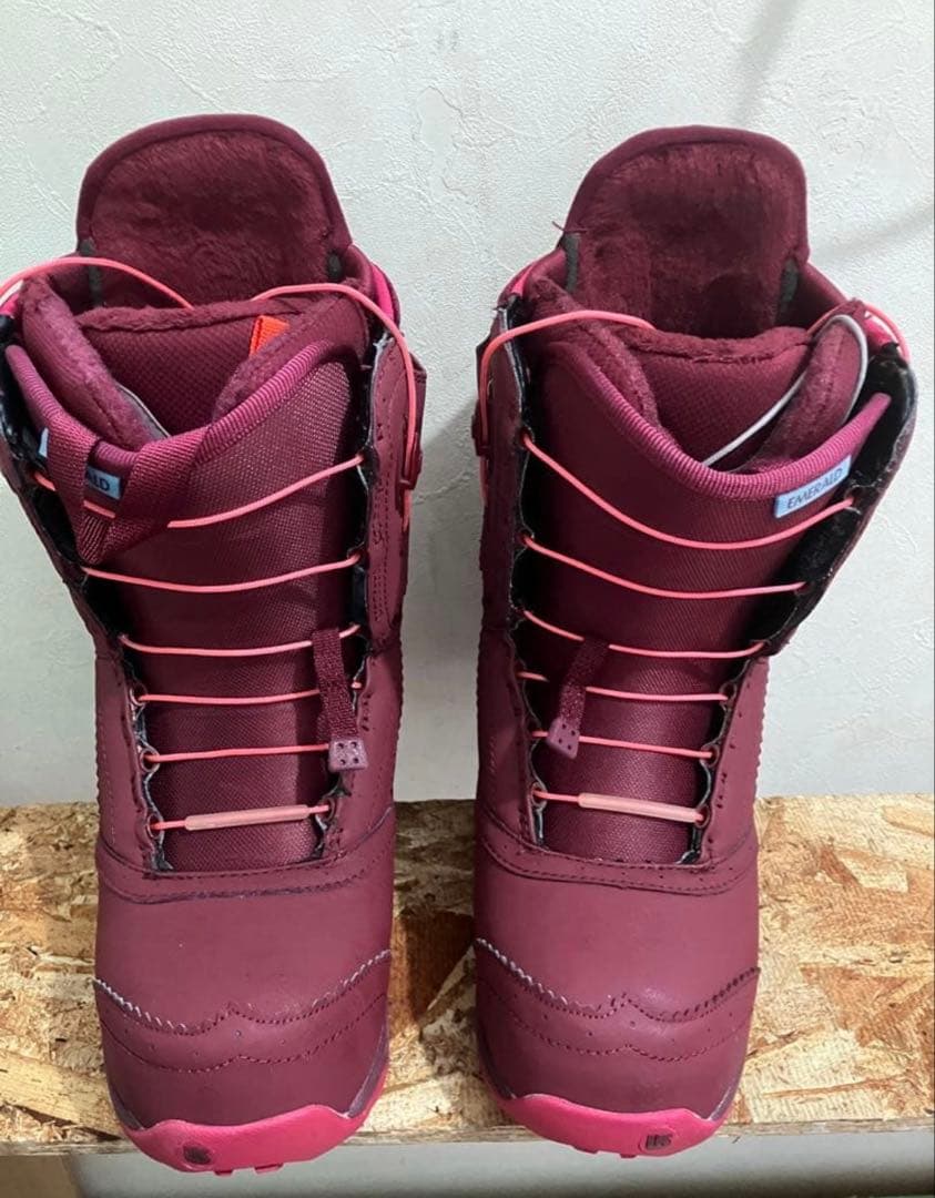 女性用最強オールラウンドブー \" ! BURTON EMERALD 24.0cm
