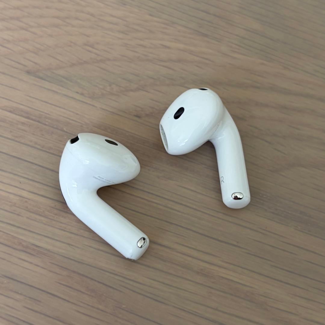 美品　AirPods 4 ANC アクティブノイズキャンセリング
