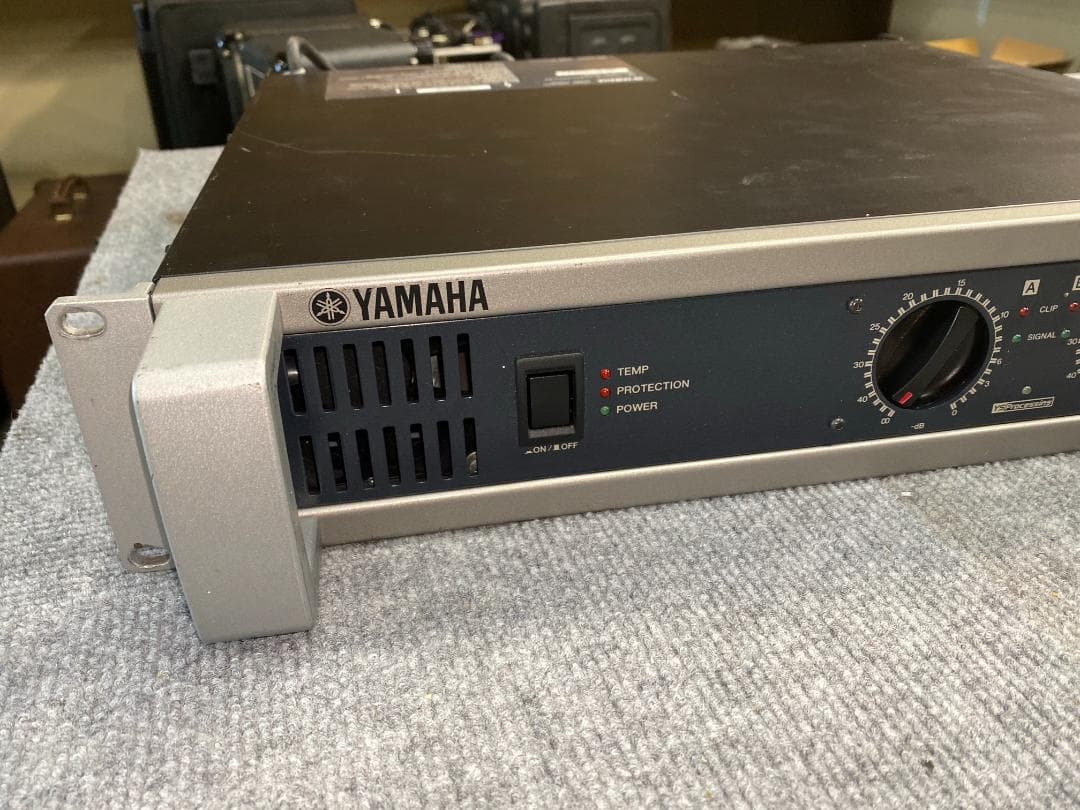 YAMAHA P7000S パワーアンプ