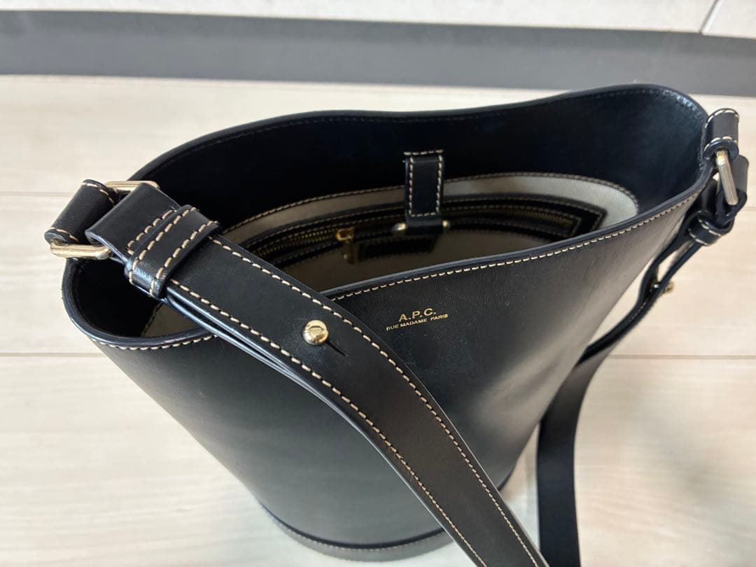 APC バケットバッグ　ショルダーバッグ
