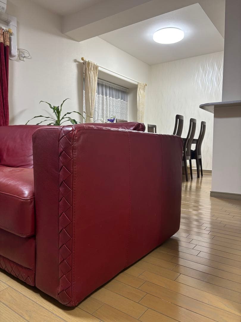 最終値下げおしゃれでモダンなワイン色赤い総革レザー3人掛けソファ