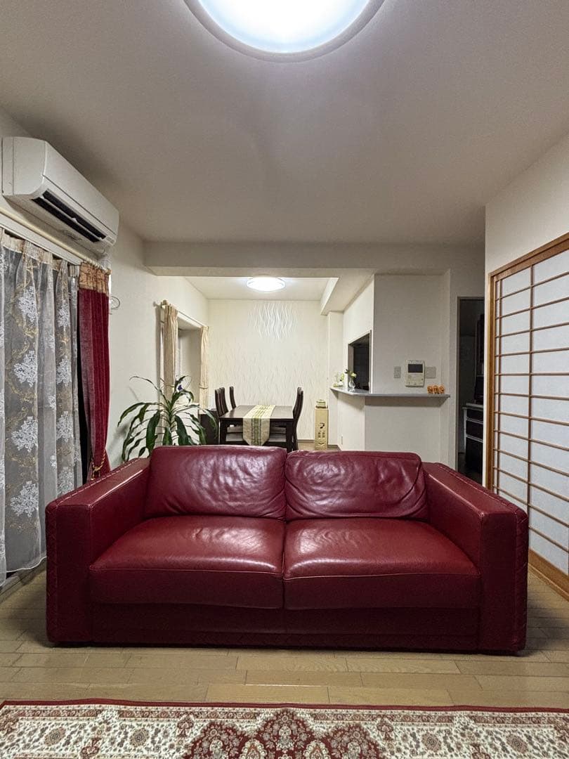 最終値下げおしゃれでモダンなワイン色赤い総革レザー3人掛けソファ