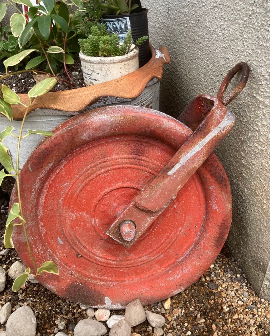 イエロー滑車　レッド滑車　アンティーク風鉄製水差し