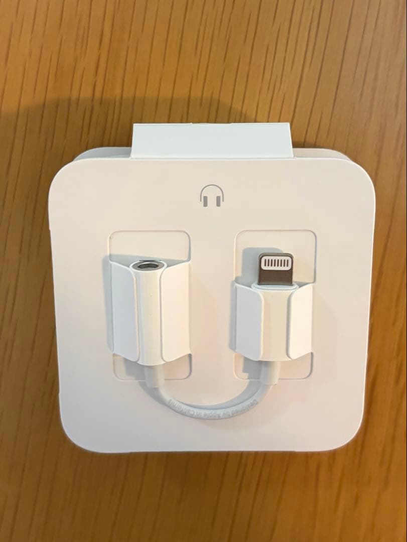 美品iPhoneSE 第3世代 ホワイト本体 128GB SIMフリーおまけ付き