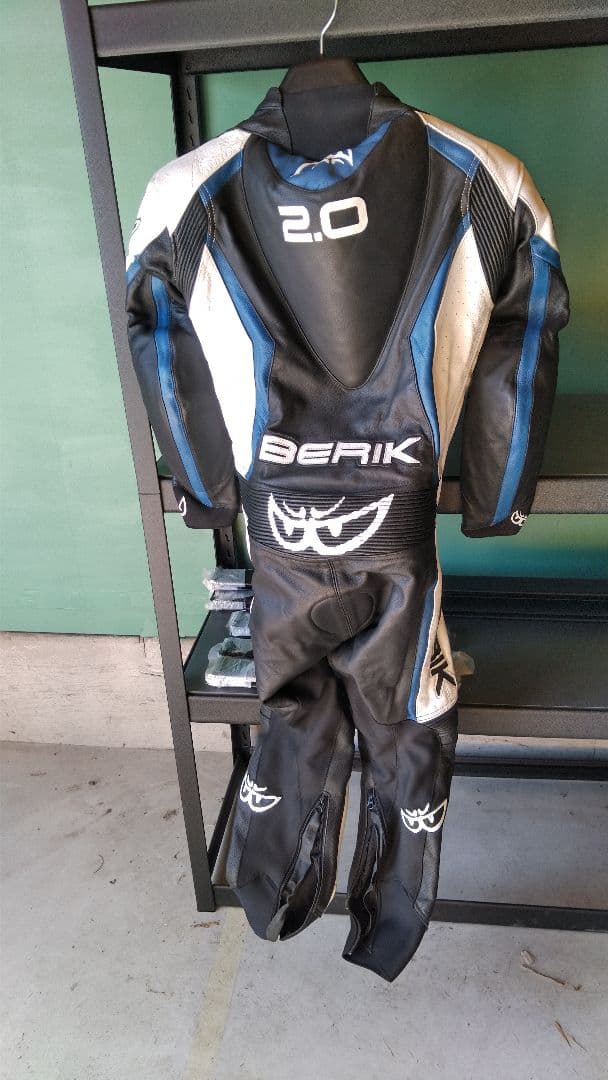 ベリック　レーシングスーツ　サイズ48