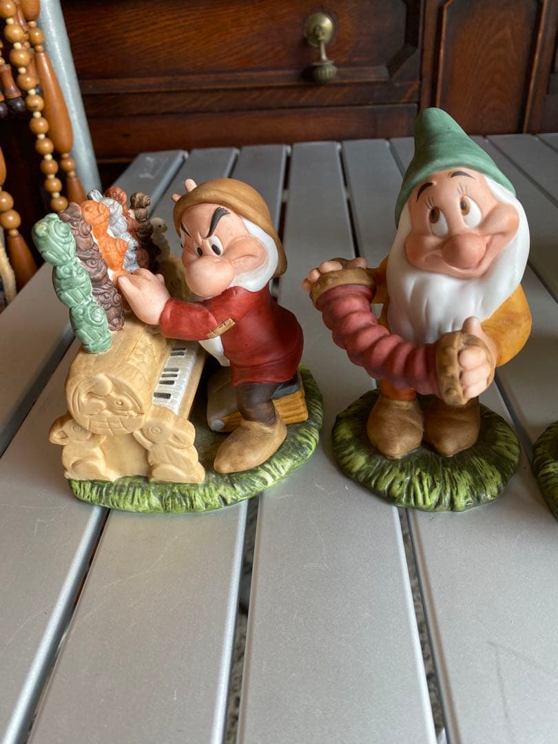 白雪姫と七人の小人　フィギュア　陶器　置物　ガーデンオーナメント　ディズニー
