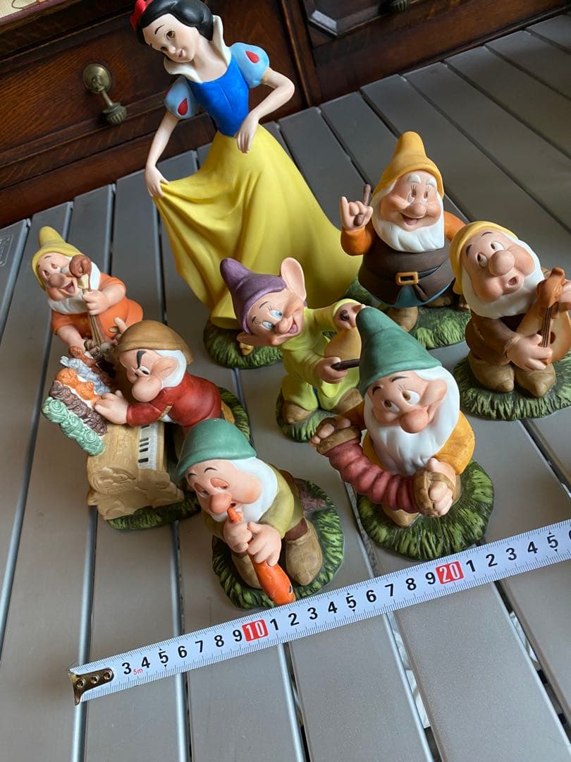 白雪姫と七人の小人　フィギュア　陶器　置物　ガーデンオーナメント　ディズニー