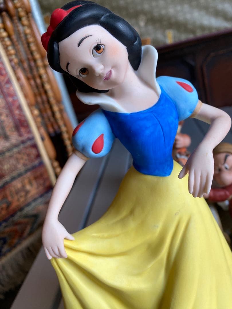 白雪姫と七人の小人　フィギュア　陶器　置物　ガーデンオーナメント　ディズニー