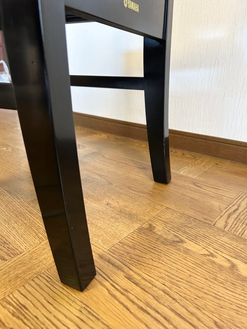 まなです。 YAMAHA No.5 (PI5) ピアノ椅子