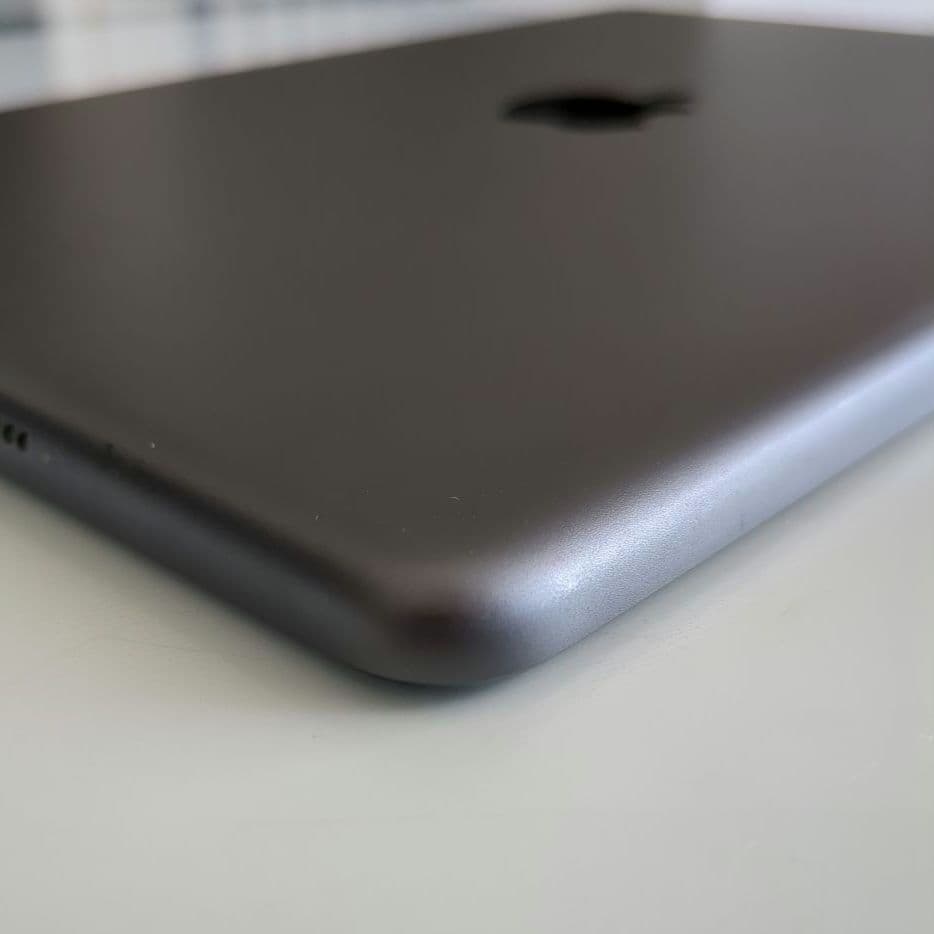 Apple iPad 第7世代　スペースグレー 本体