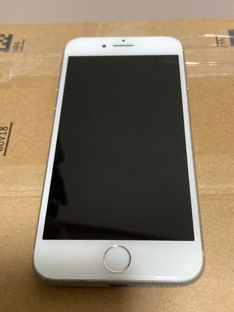 iPhone8ホワイト64GB