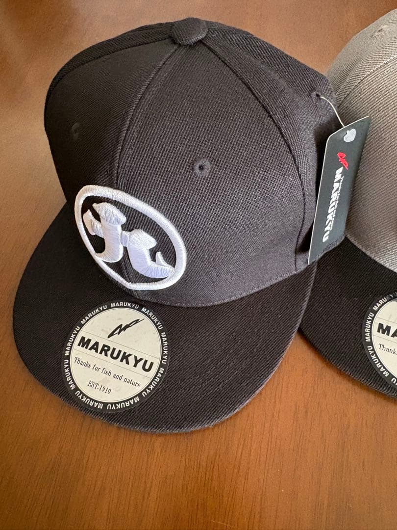 マルキュー フラットバイザーキャップ 02 ブラック グレー 2個セット