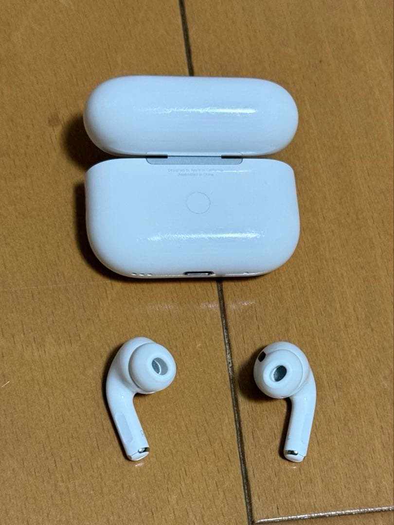 美品 Apple アップル AirPodsPro2 第二世代 本体+片耳 右耳