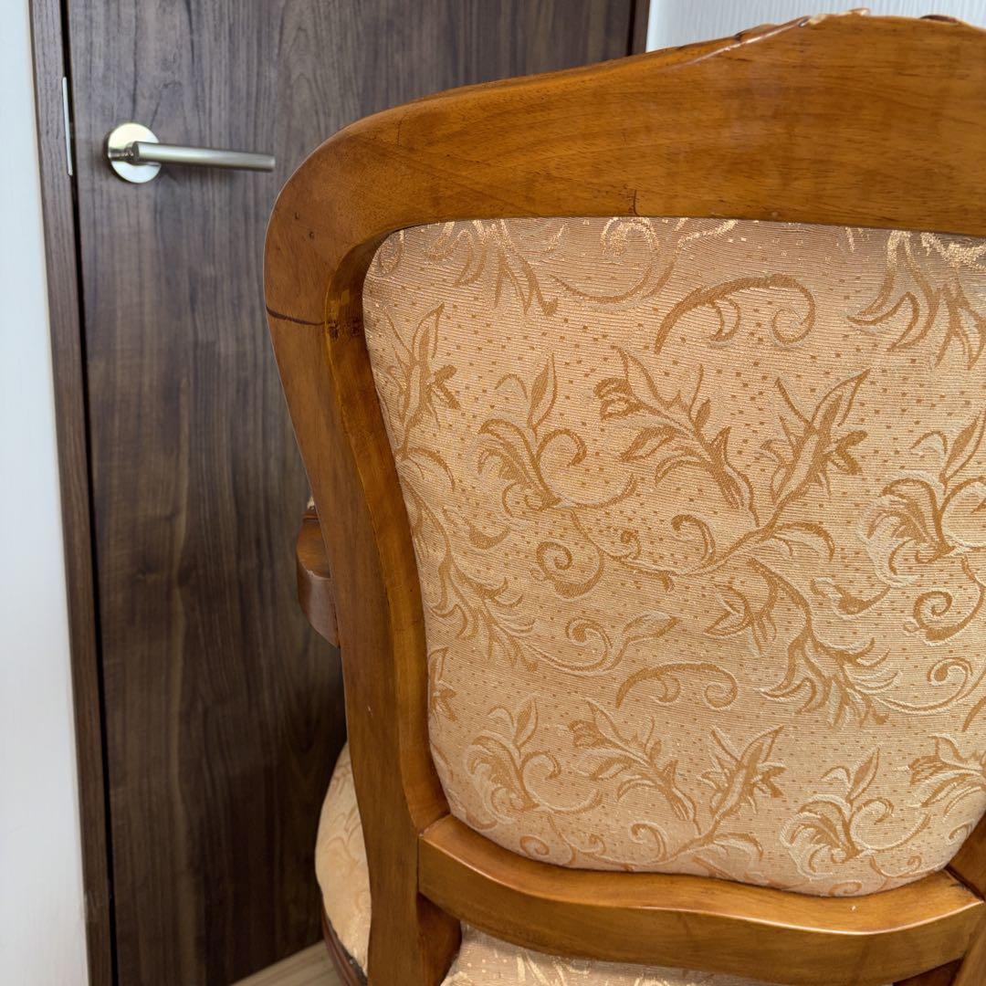 アンティークチェア 猫脚 クリーム　鋲打ち