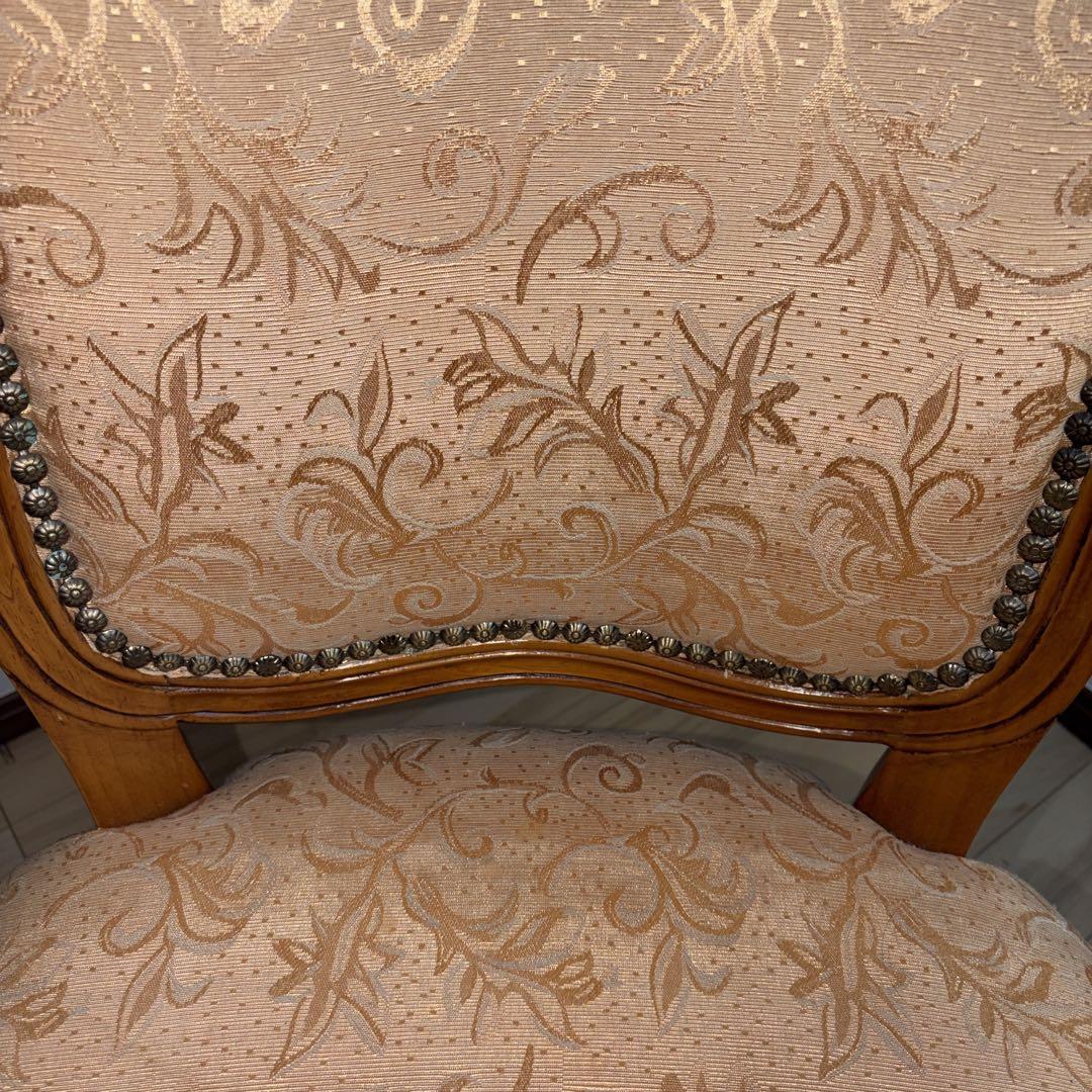 アンティークチェア 猫脚 クリーム　鋲打ち