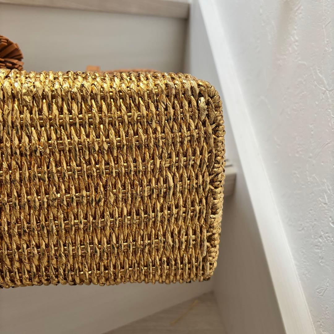 TORY BURCH かごバッグ　タッセル付き　ゴールド