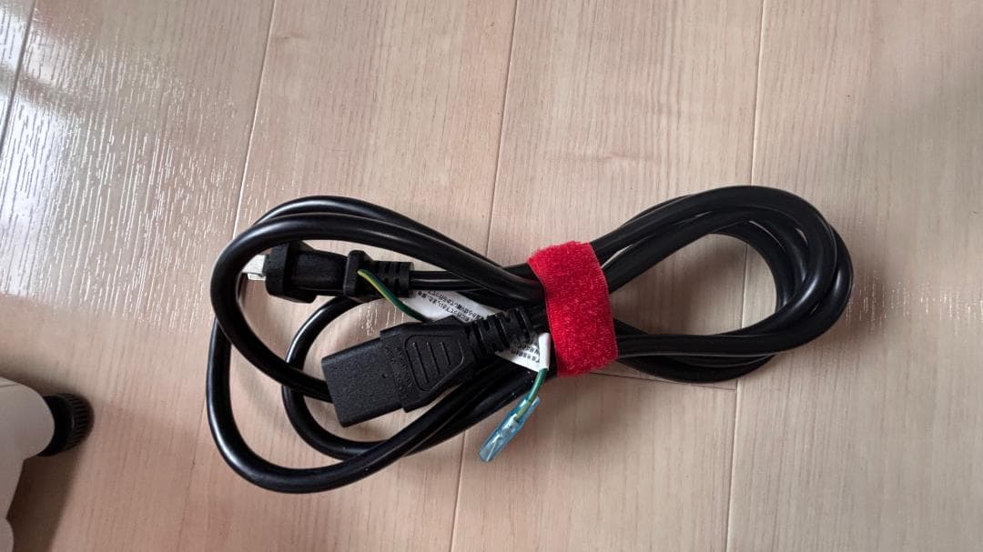 エプソンプロジェクター、三脚・ケース・ワイヤレスユニット付き