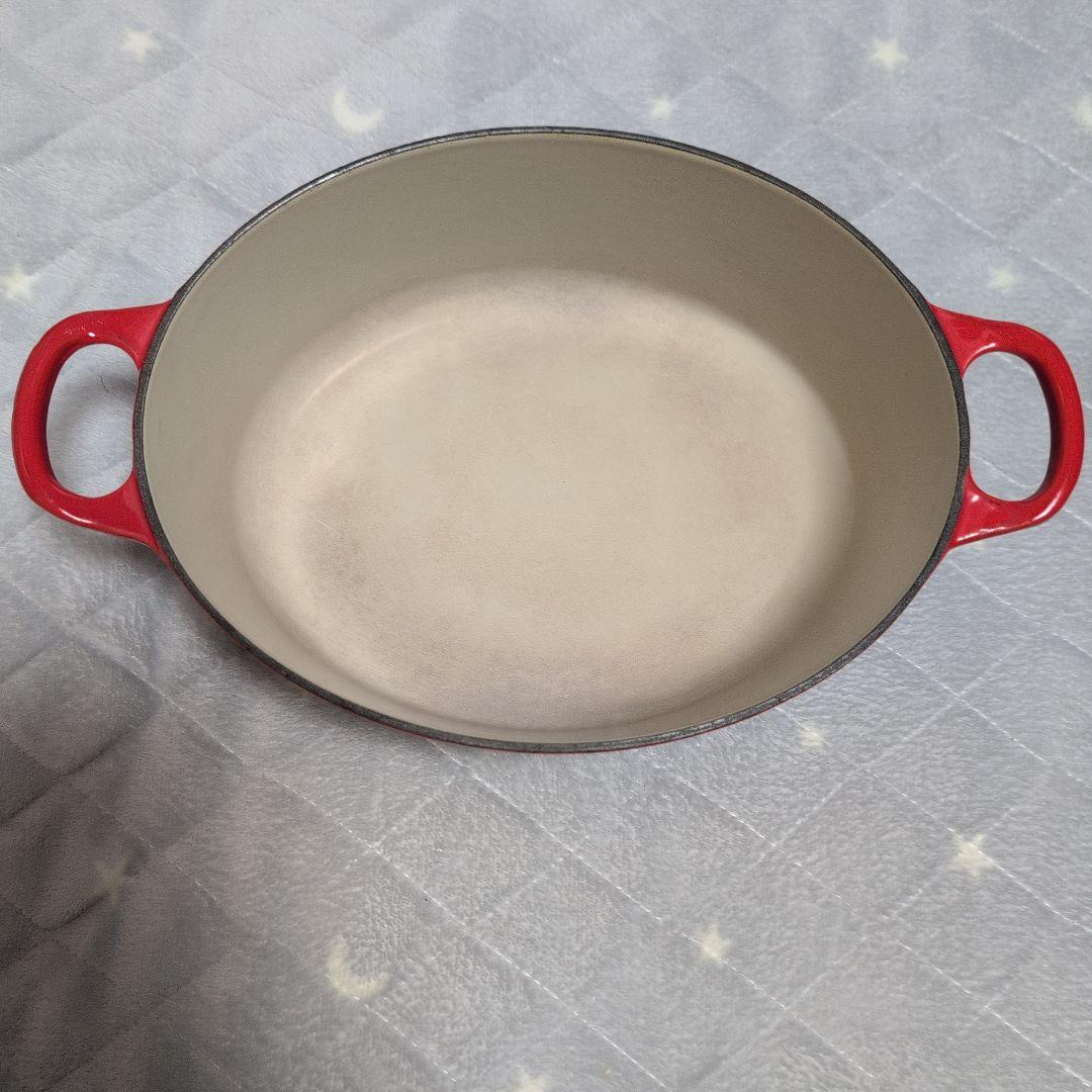 LE CREUSET 25センチ　オーバル 人気カラーチェリーレッド