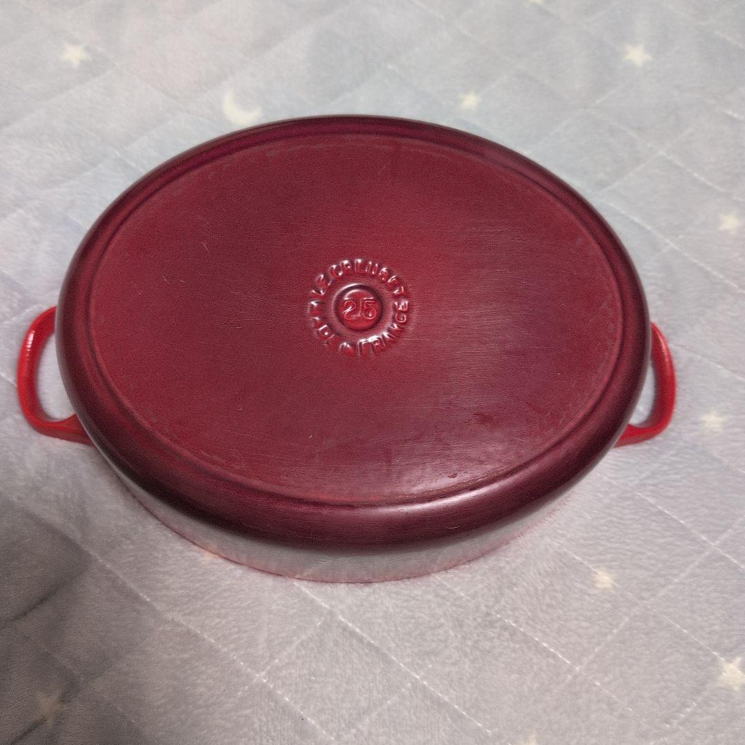 LE CREUSET 25センチ　オーバル 人気カラーチェリーレッド