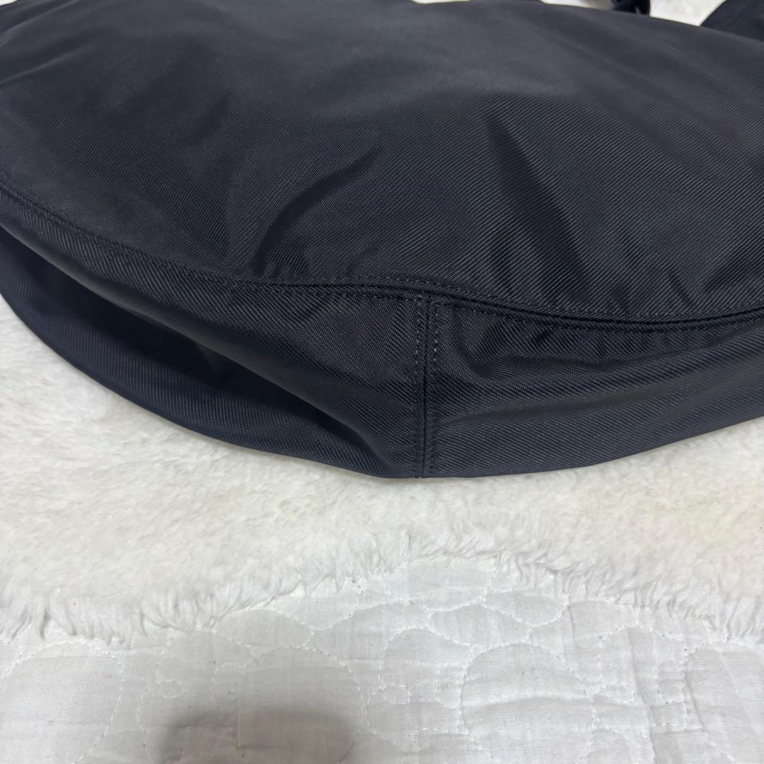 美品　ポーター　吉田カバン　ハーフムーン　三日月型　ショルダーバッグ　大容量