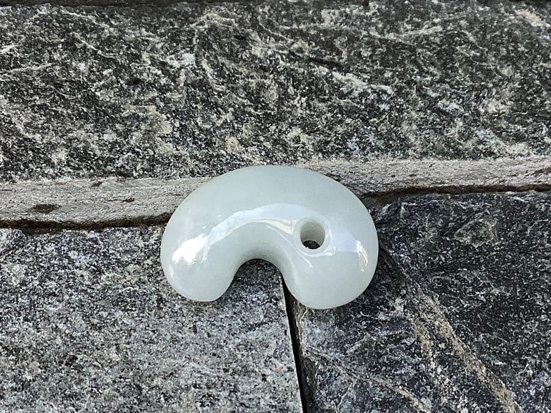 ✳天啓‼️ 極上糸魚川翡翠勾玉アイスジェイド*氷　一生もの　御守り　鑑定鑑別書付‼️