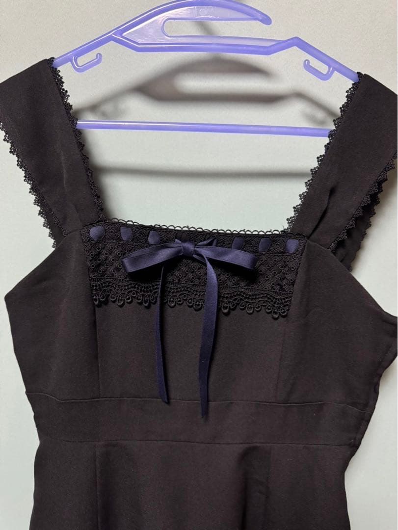 ブラックピースナウ　王冠ジャンパースカート