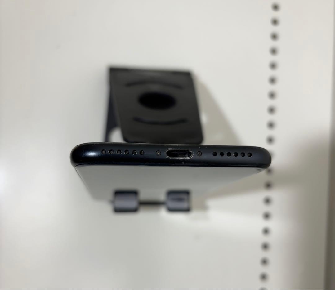 早い者勝ち　[SIMフリー]Apple iPhone se3