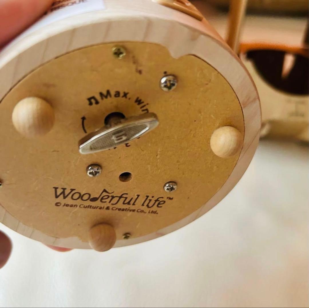 新品、宇宙モチーフ動くOuter Space 木製オルゴール