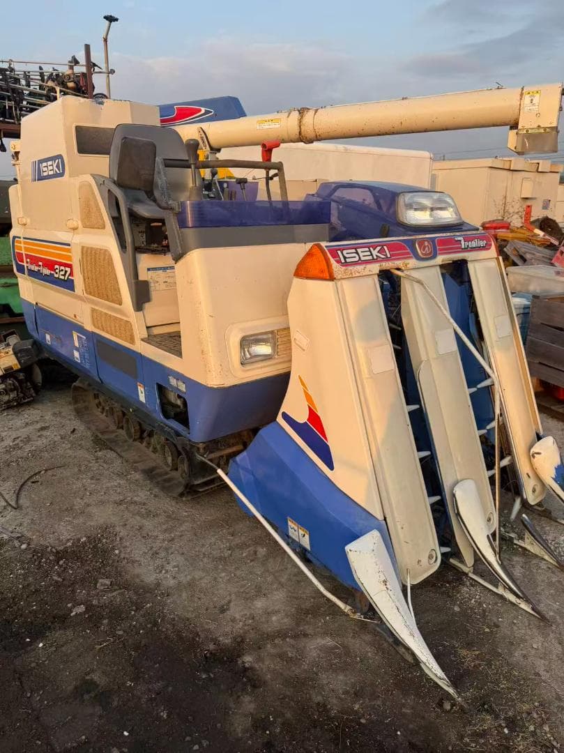 【福岡県みやま市】イセキ コンバイン 型式 327 3条刈 アワメータ—427H