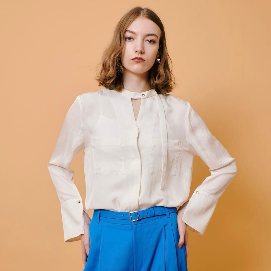 美品 allureville フリュイドオーバーラップブラウス