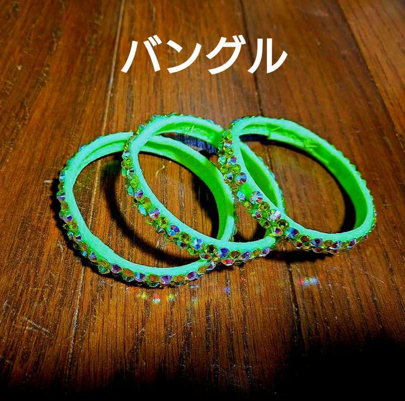 海外製ブランドING　ラテンドレスMサイズ９号 明るいグリーン フリル付き