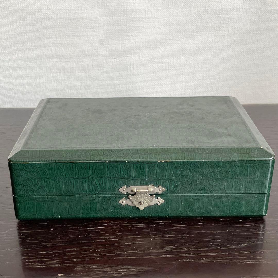 ■566 銀製品 銀座大勝堂 皇室下賜品 煙草箱 十四葉一重裏菊