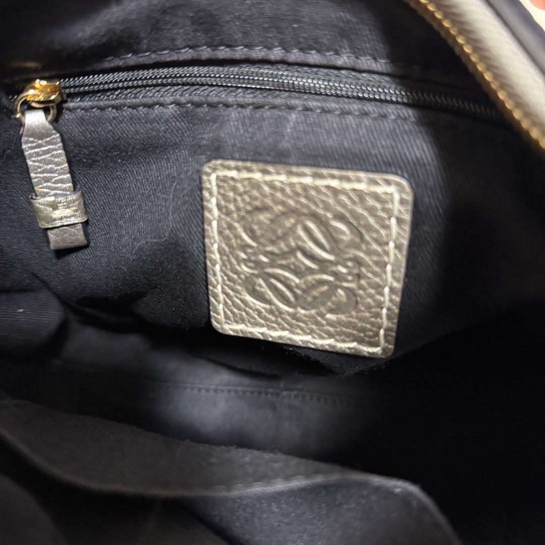 バッグ LOEWE New Road Anagram Hobo Bag