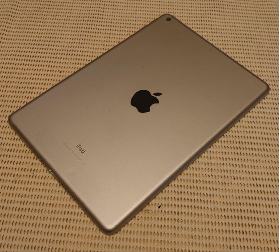完動品液晶無傷iPad第6世代(A1893)本体32GBグレイ送料込2JF8J