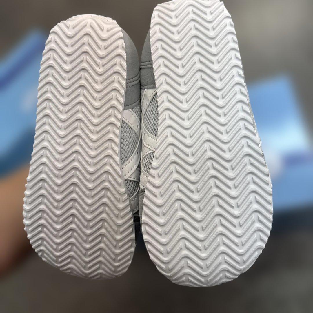 ファミリア　アシックス　現行品　靴　15.5cm