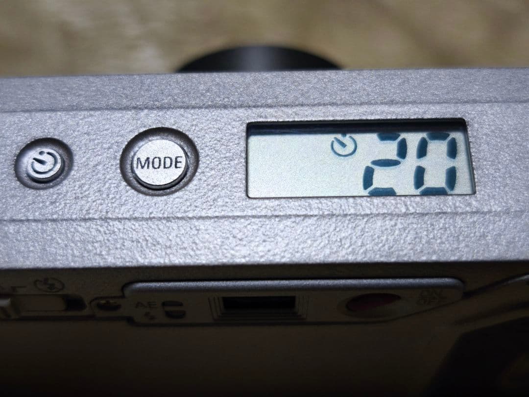 【超美品、箱付き】リコー　フィルムカメラ　GR1date　シルバー