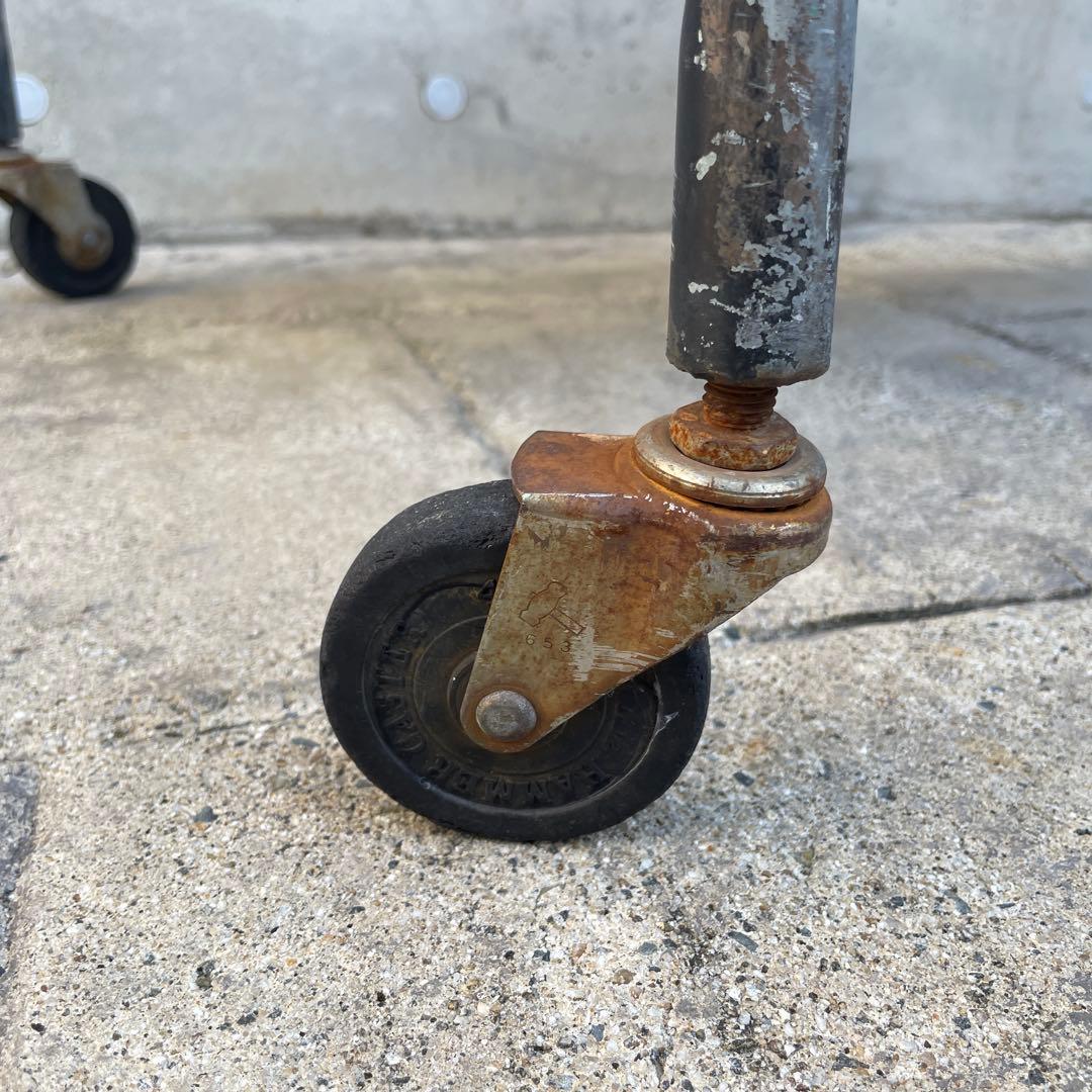 1910s ヴィンテージ 金属製ハンガーラック キャスター付き　インダストリアル