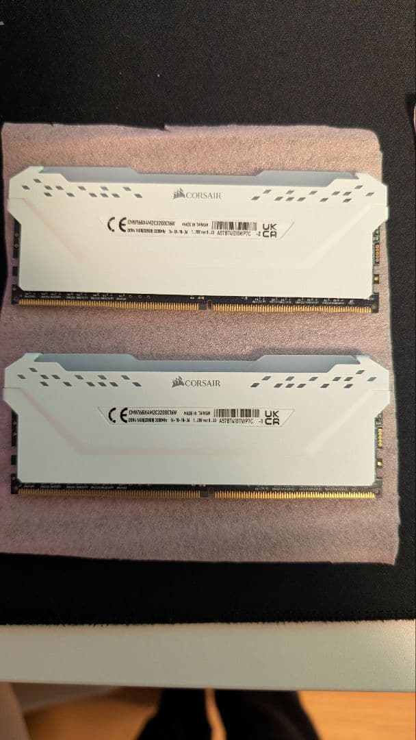 メモリー CORSAIRDDR4-3200MHz VENGEANC RGB PRO16GB