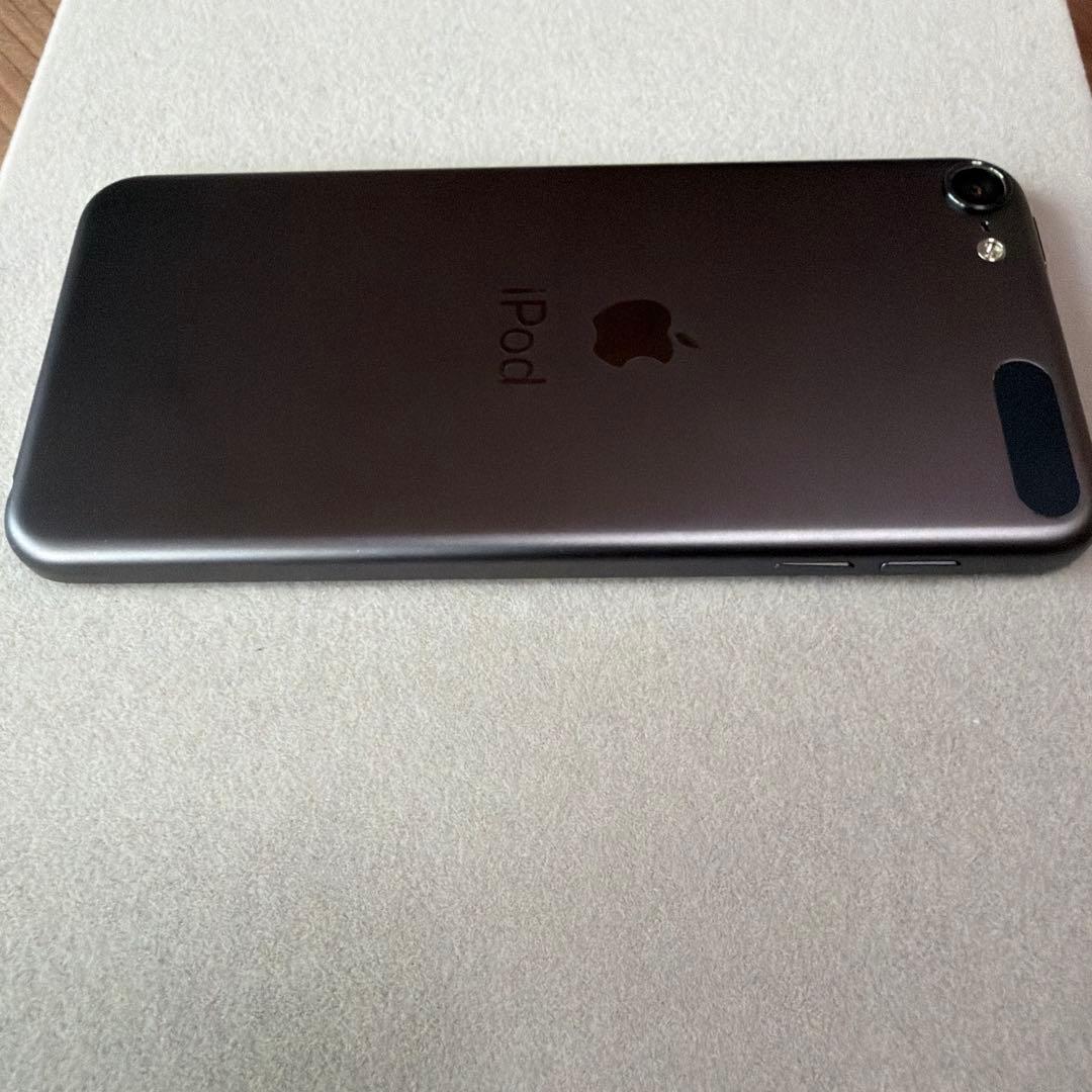 第7世代iPod touch 32GB スペースグレー　カバー付き