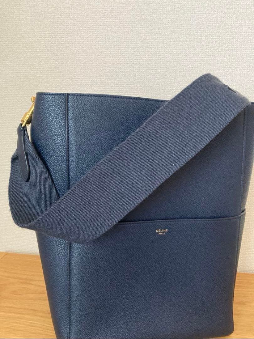 ✳︎mimiさま✳︎【美品】CÉLINE ネイビー サングル　ミディアム
