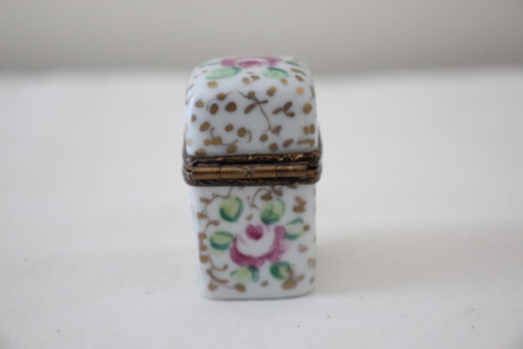 フランス　リモージュボックス　香水瓶入　金彩花柄