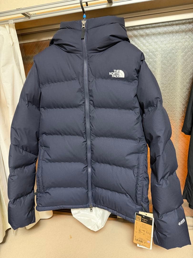 今年のモデルは定価77,000円　ノースフェイス　ビレイヤーパーカ　ネイビー　L