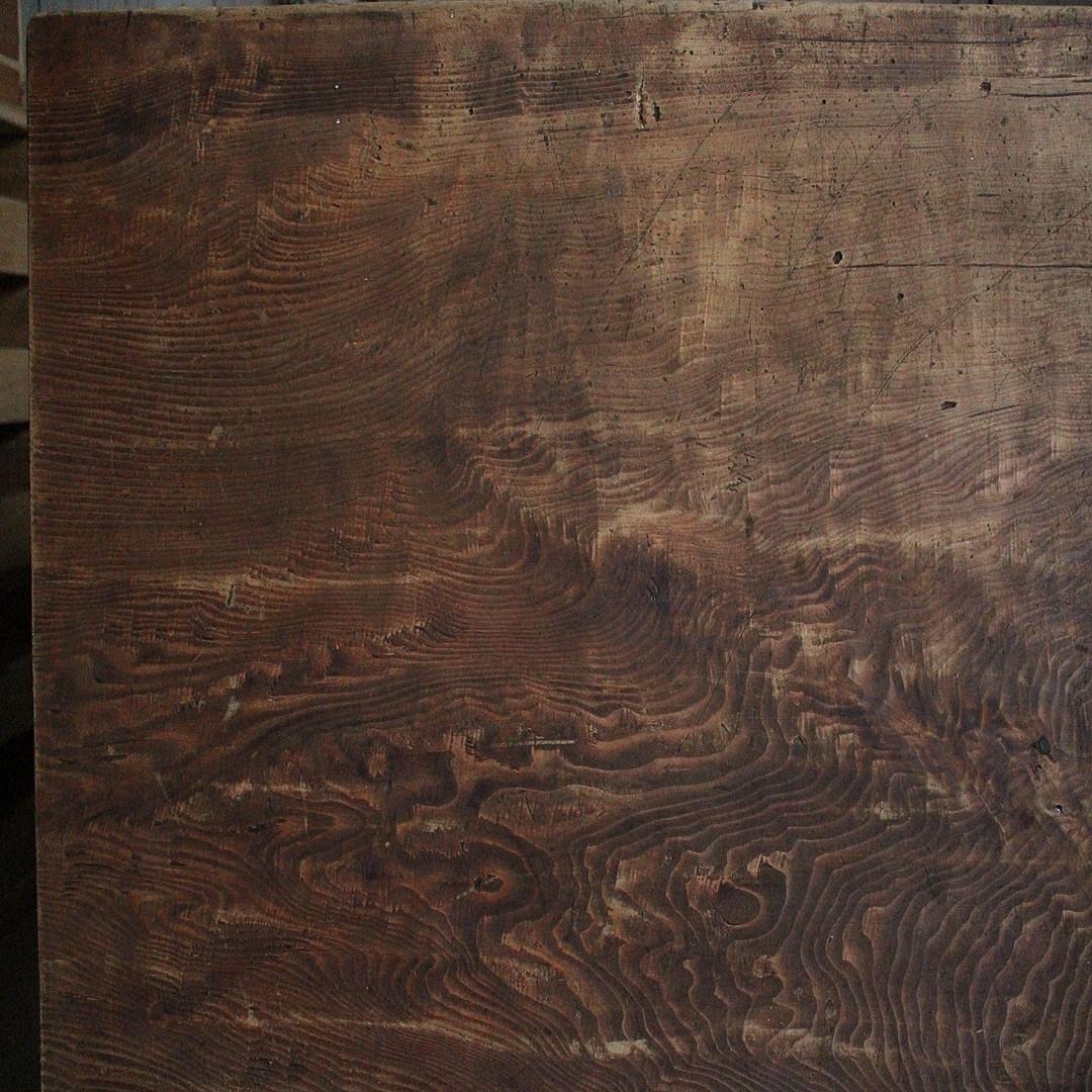 古く味のある木製のテーブル　ジャンク　作業台　テーブル　古家具　アンティーク