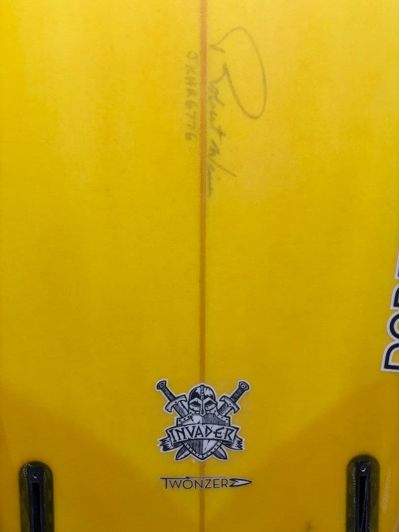 ROBERTS ロバーツ　invader6.10 ミッドレングス　サーフボード