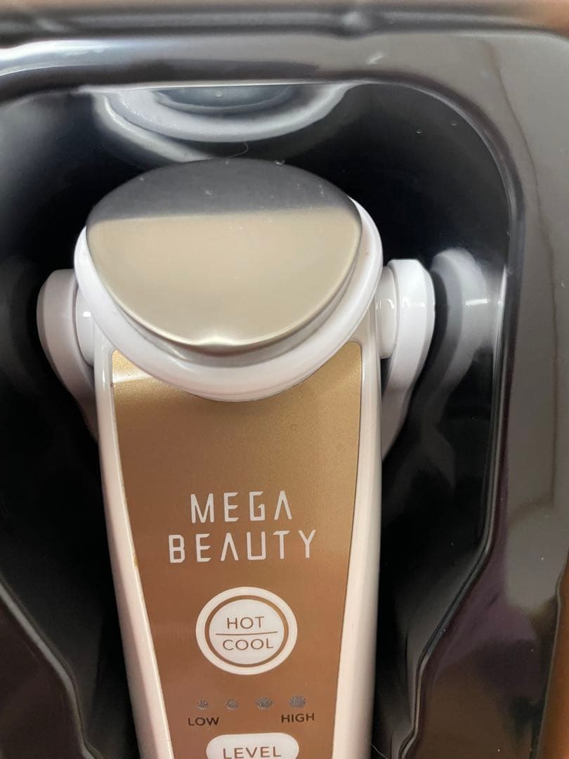 ナリス　MEGA BEAUTY 美顔器 温冷機能付き