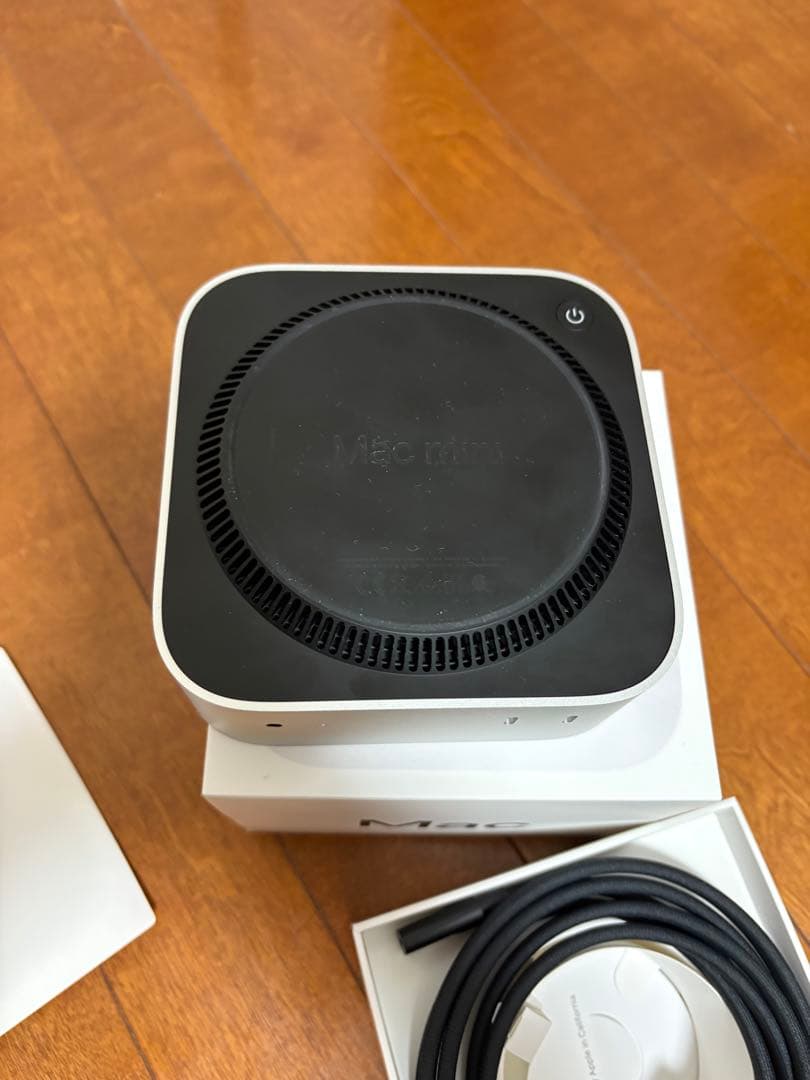 Apple Mac mini M4 16GBメモリ、256GBストーレジ