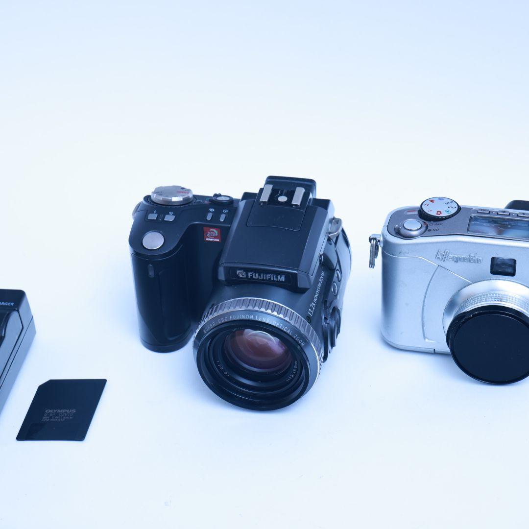 動作確認済み　オールドデジカメ　2台　メモリー電池充電器付